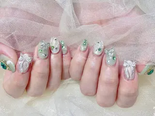 ネイル 🦋 Queenieのネイルデザイン