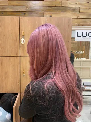 ロング 韓国カラー／エクステ 松戸梨杏のヘアスタイル