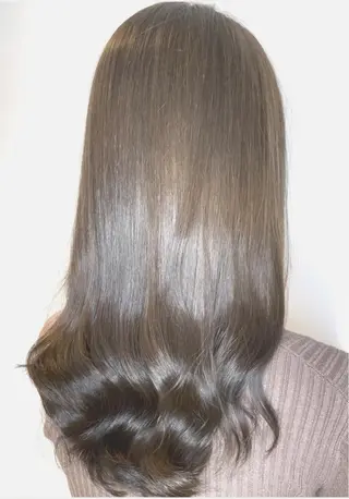 セミロング SALOWIN 表参道所属・シンカ 表参道のヘアスタイル