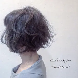 カラー ササキ トモシのヘアスタイル