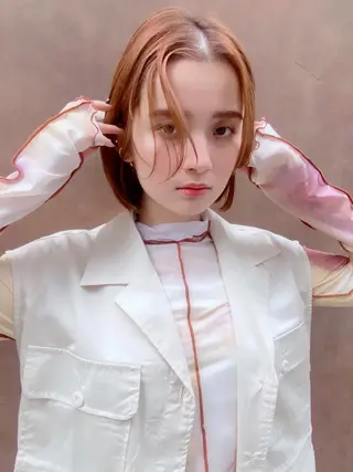 ショート 岡野 静華のヘアスタイル