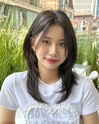 セミロング 【arc】 佐藤未希穂/ショートのヘアスタイル