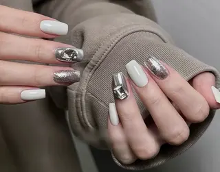 ネイル 高木 維麗絲のネイルデザイン