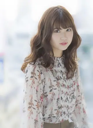 ミディアム 鈴木 奈波のヘアスタイル