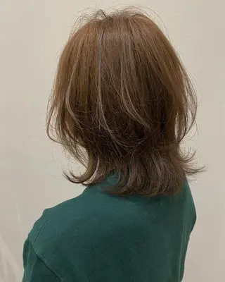 ミディアム カラー 石田 優菜のヘアスタイル