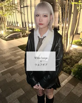 ミディアム カラー ウルフとハイトーン みっちー✂️のヘアスタイル