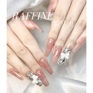 ネイル RAFFINE 月🦋🩵のネイルデザイン