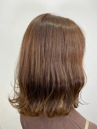 ミディアム 三好 美里のヘアスタイル