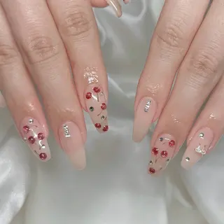 ネイル L'oeillet所属・L'oeillet HIBIKIのネイルデザイン