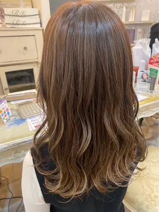 ロング カラー 杉山 七海のヘアスタイル