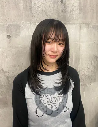 セミロング カラー ヘアアレンジ のん🎀ハイトーン/ レイヤーカット🐳のヘアスタイル