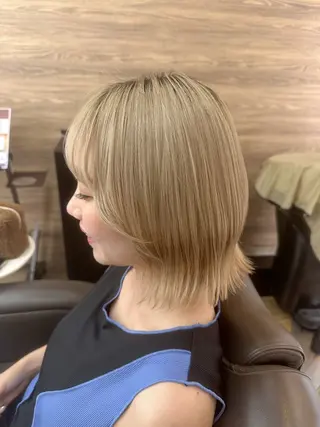 ショート カラー 金 順惠のヘアスタイル