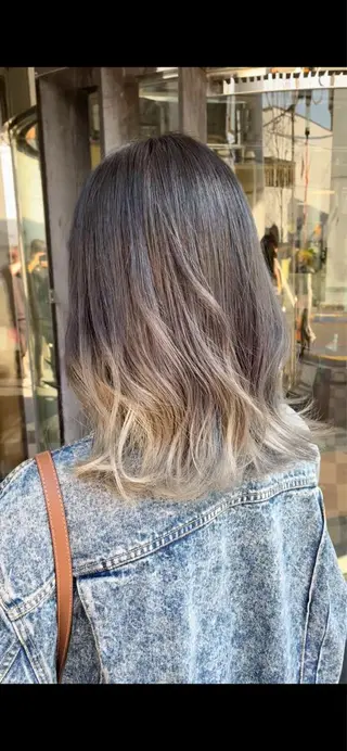 セミロング カラー 古指 匠巳のヘアスタイル