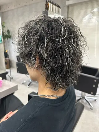 ショート パーマ メンズ ユウ🪄 パーマ指名No1のヘアスタイル