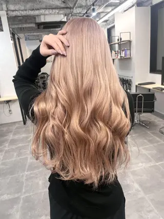 ロング ヘアアレンジ カラー ハイトーン カラーのヘアスタイル