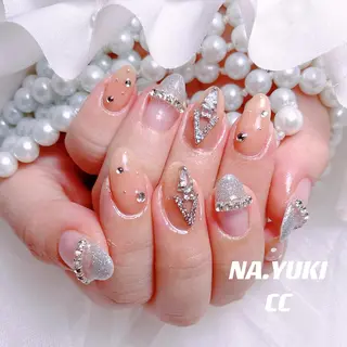 ネイル 🦋 Queenieのネイルデザイン