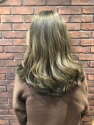 カラー et Douce所属・艶髪／髪質改善／ カワモトヒロトのヘアスタイル