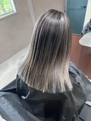 カラー nehus nagaoka所属・🖤複雑履歴ブリーチ Mizuki 🖤のヘアスタイル