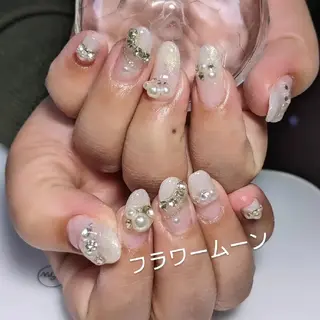 ネイル フラワー ムーンのネイルデザイン