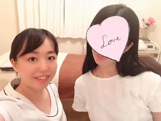 ミディアム パーマ ネイル マツエク・マツパ ニキビ跡専門サロン Ａｉｎａのエステ・リラクイメージ