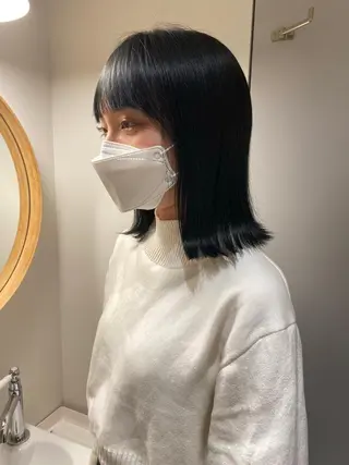 ミディアム カラー 津葉井 麗奈のヘアスタイル