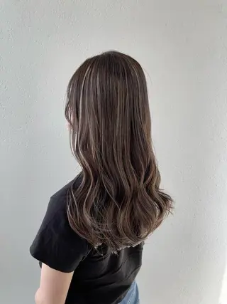 ロング カラー hyphen《ハイフン》所属・市村 香多のヘアスタイル