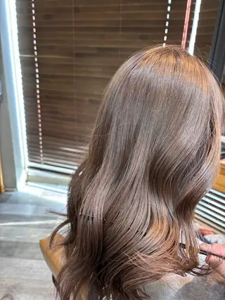 セミロング カラー 岡本樹一 🍁のヘアスタイル