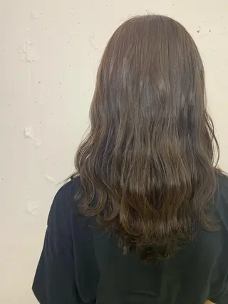 ロング カラー raika .のヘアスタイル