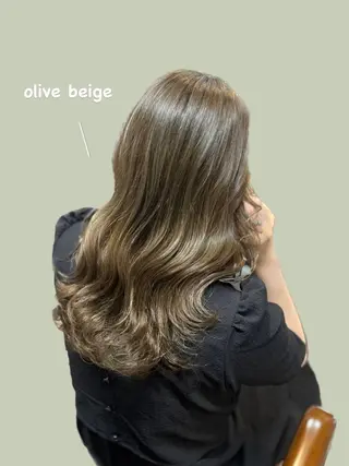 セミロング カラー 艶髪🌈ムラカミ サキのヘアスタイル