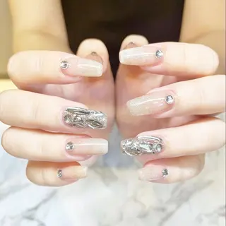 ネイル amour所属・amour ERIKAのマツエク・マツパデザイン