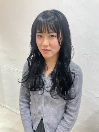 ロング カラー 小原 慧美のヘアスタイル