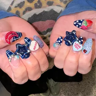 ネイル RIEKO🍒 ワンホン♡推しネイルのネイルデザイン