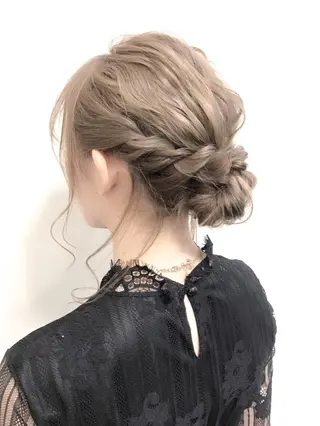 セミロング ヘアアレンジ 沢田 瞳のヘアスタイル