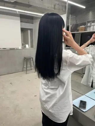 ロング カラー 小出 萌恵のヘアスタイル
