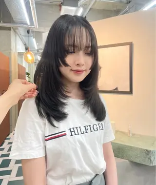 ミディアム カラー noé【ノエ】所属・RIN/ レイヤー/オリーブのヘアスタイル