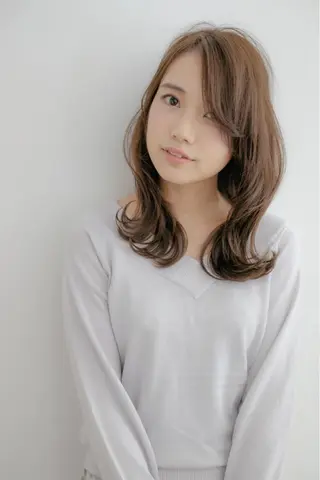 ミディアム 佐藤 旭のヘアスタイル