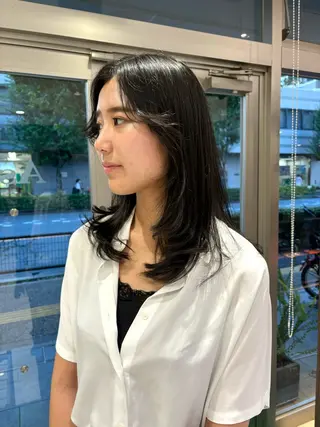 セミロング 飯田 真澄のヘアスタイル