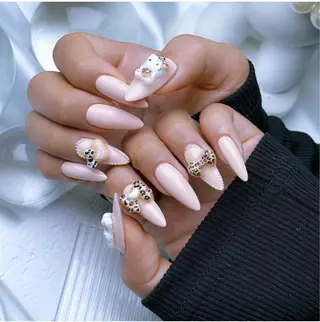 ネイル Hina 池袋 長だしチップ専門店のネイルデザイン