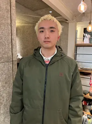 ショート Lin'ne所属・竹内梓／パーマ ／ハイトーンのヘアスタイル