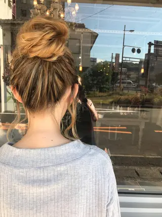 セミロング カラー ヘアアレンジ Mariana/ 鶴原-ハイライトのヘアスタイル