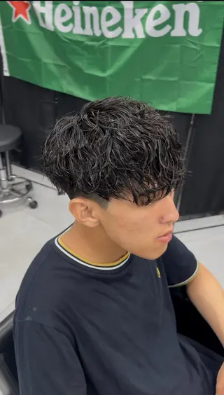 ショート パーマ メンズ Buzzy 大畠　慎三郎のヘアスタイル