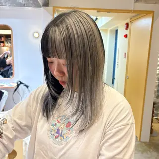 セミロング カラー パ ルのヘアスタイル
