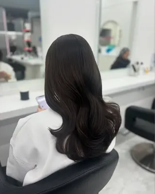 セミロング カラー 🤍レイヤー/顔周り /hirari🤍のヘアスタイル