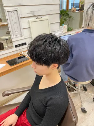 ショート パーマ メンズ 小林 崇雅　ダウンパーマのヘアスタイル