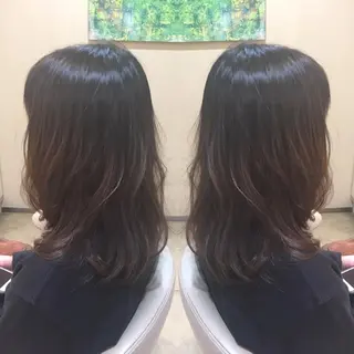 セミロング カラー 🐝肥田 しょーと🐝のヘアスタイル
