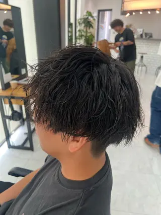 パーマ メンズ ダブルカラー寒色系 ボリューム改善ハヤトのヘアスタイル