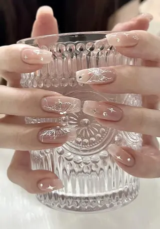 ネイル RAFFINE haru🦋🩵のネイルデザイン