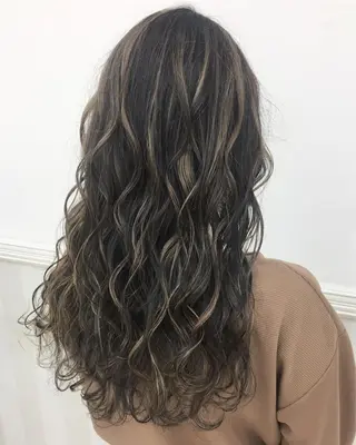 ロング カラー N° jillva ♦️川端裕司♦️のヘアスタイル