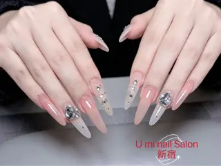 ネイル UMI ネイルサロン新宿🎀のネイルデザイン