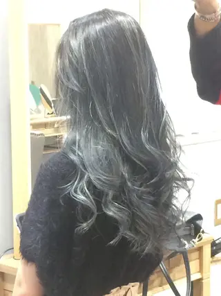 ロング カラー Kobayashi ハイライト/ショートのヘアスタイル